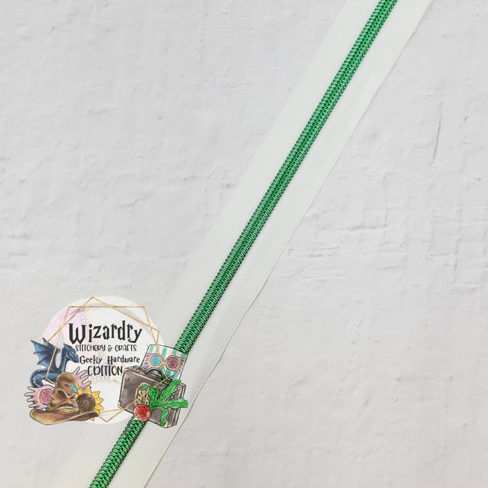 White #5 Nylon Zipper Tape w/Dark Green Metallic Coils